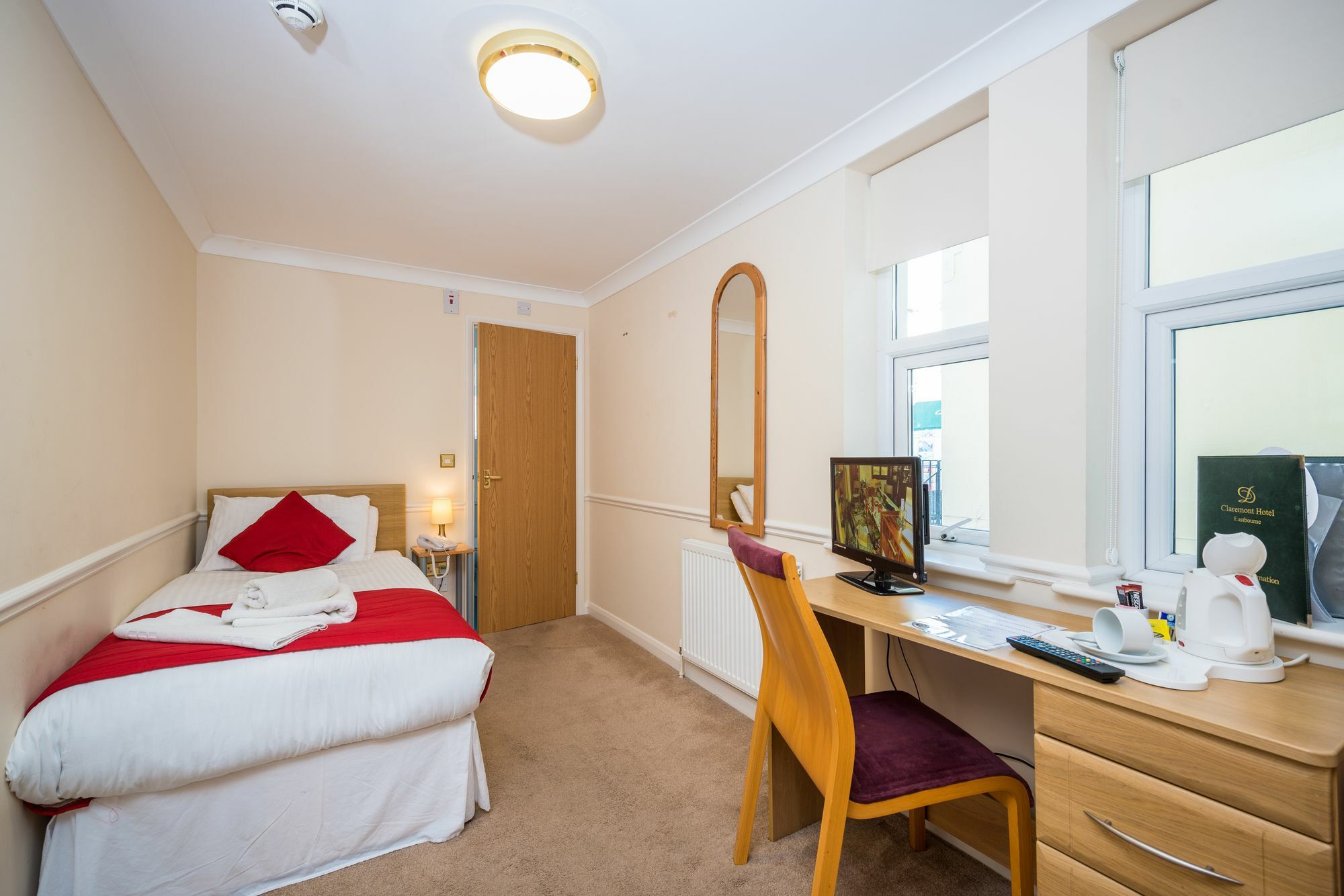 Claremont Lions Hotel Истбурн Экстерьер фото